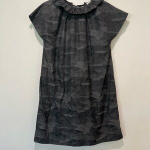 ANN MASHBURN Camo Pullover Mini Dress with Ruffle Collar and Pockets Size Small